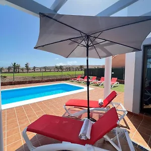 Eva - New To The Market, Fully Refurbished Licensed - Private Pool , Caleta De Fuste Spain